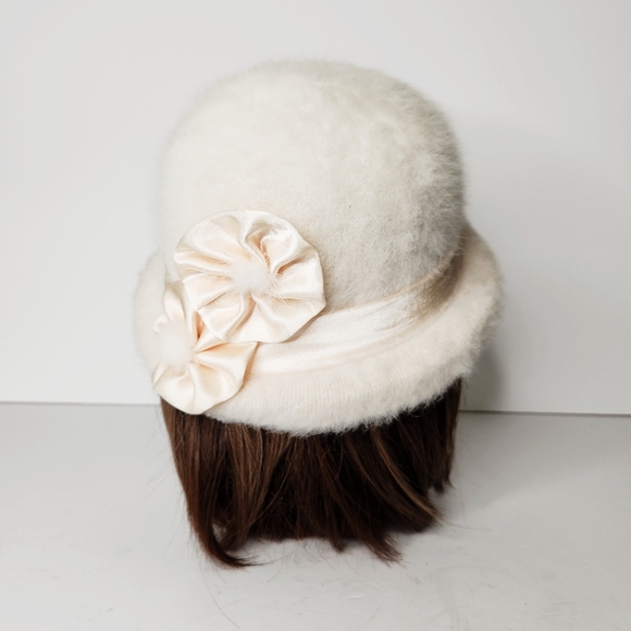 Vintage Angora Fur Wool Blend White Fuzzy Cloche Hat Peach Colored Satin Flowers - Picture 5 of 8